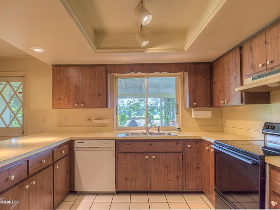 4th image of 915 58th Ave