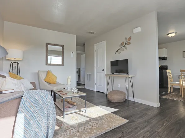 1260 Boulder Dr, Casper, WY 82601
