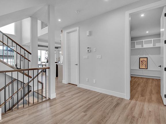 4th image of 558 Meadowview Dr