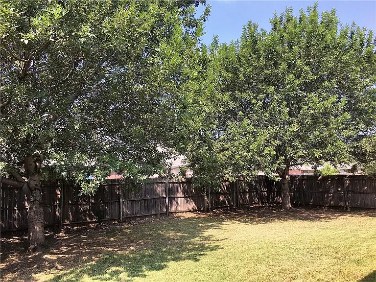 8004 Ranchvale Ln — Photo 26