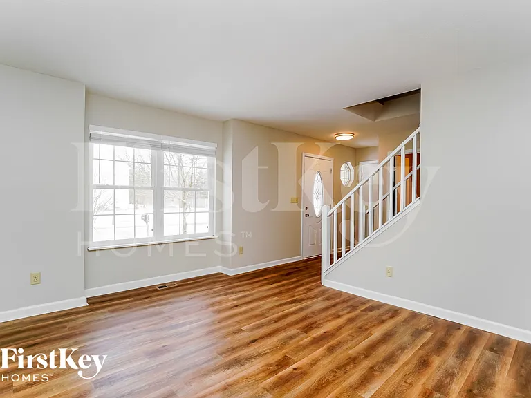 7809 Astra Cir — Photo 2