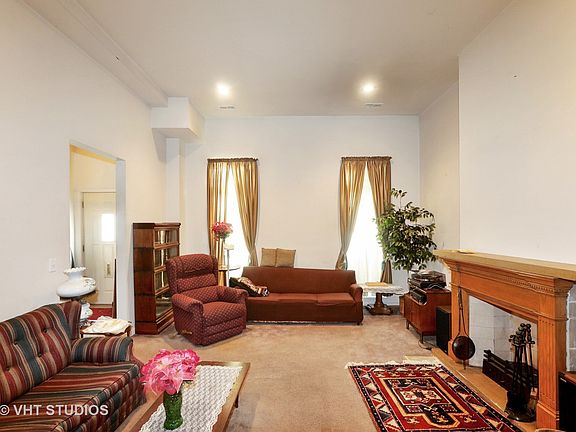 2nd image of 638 E Oakwood Blvd