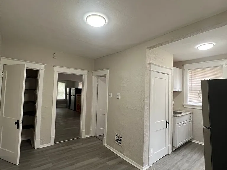 5335 Bancroft Ave — Photo 23