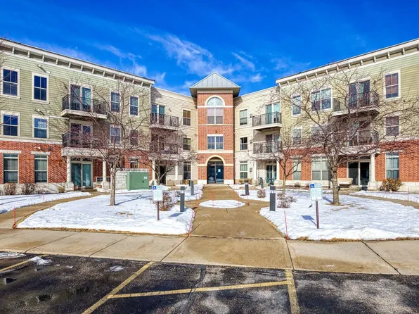 2581 Smith Xing Unit 211, Sun Prairie, WI 53590