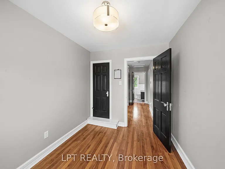 126 Blackburn Ave — Photo 21