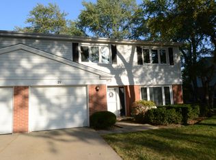 21 N Regency Dr W, Arlington Heights, IL 60004