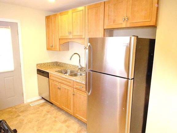 3rd image of 829 Navajo Dr