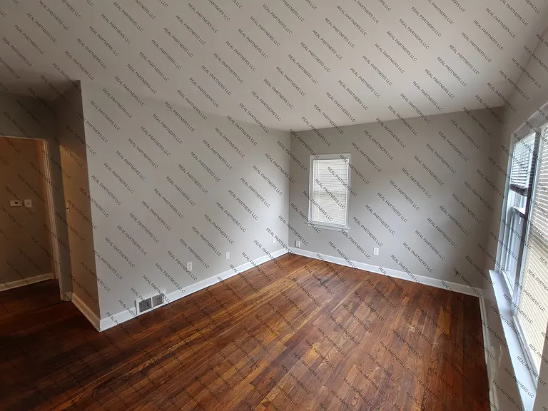 417 W 14th St #4 — Photo 2