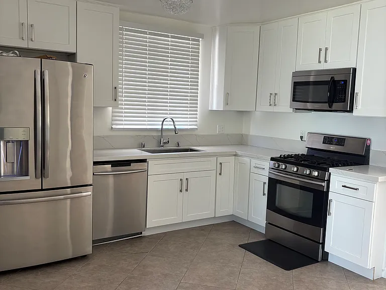 6862 Delco Ave — Photo 2