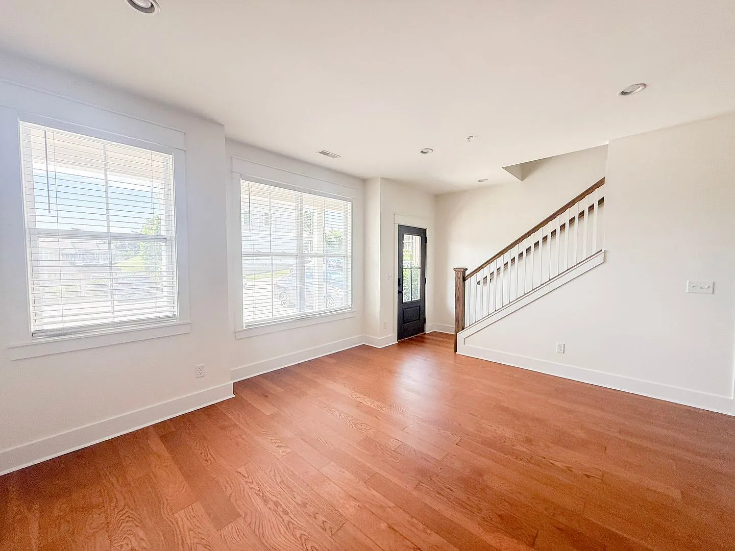 4-Bedroom Home with Resort-Style Pool Access on Allison Way — Photo 4