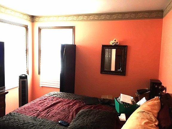 3rd image of 4829 N McVicker Ave