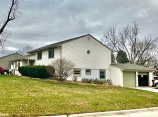 1723 Spencer St, Grinnell, IA 50112