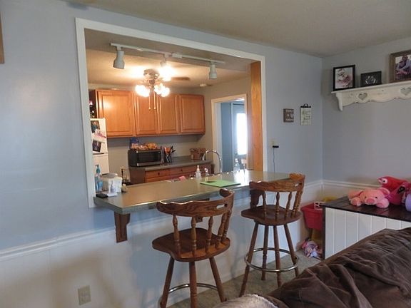 5th image of 84 E Walnut St