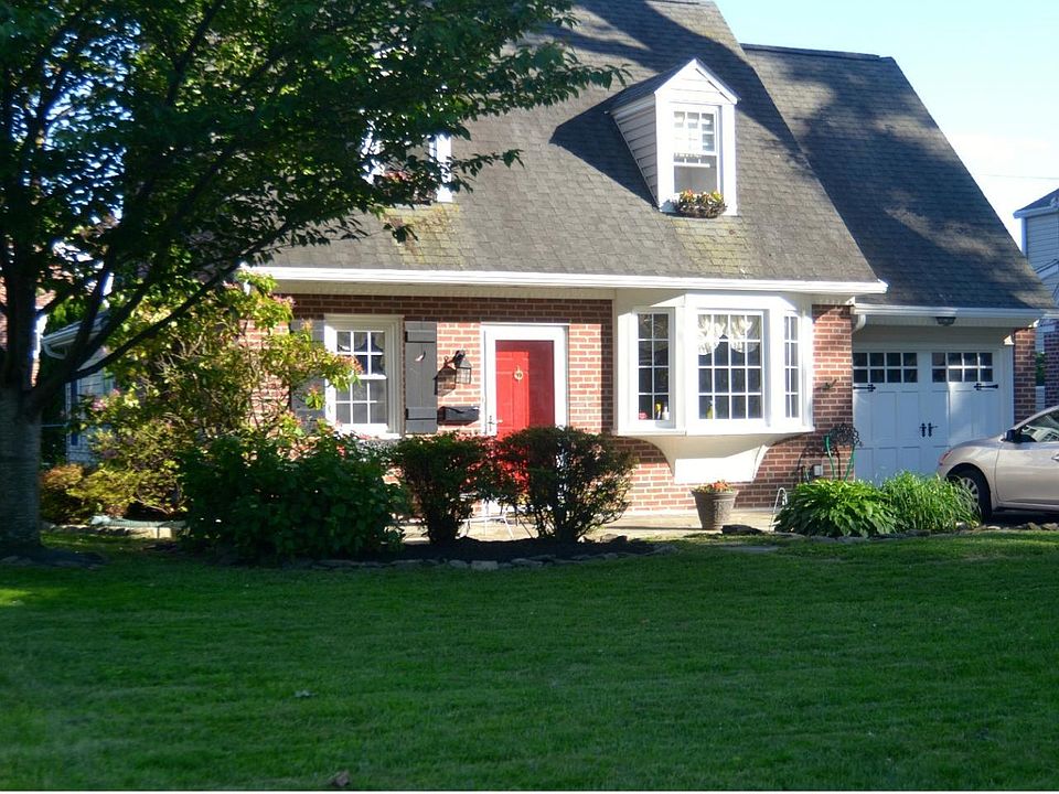 1st image of 305 Ivy Rock Ln