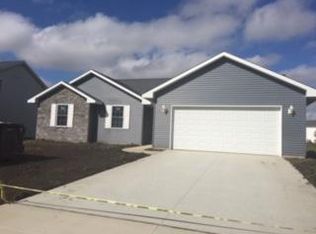 3908 Tallgrass Dr, Champaign, IL