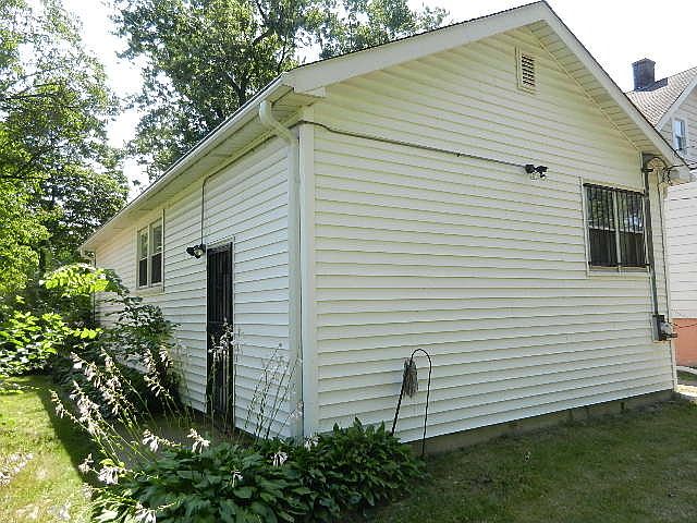 2nd image of 1114 22nd Ave