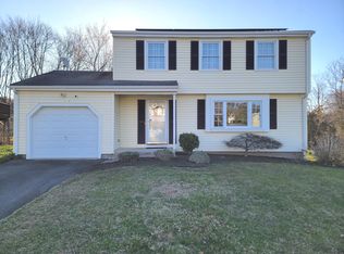 27 Seneca Dr, Meriden, CT 06450