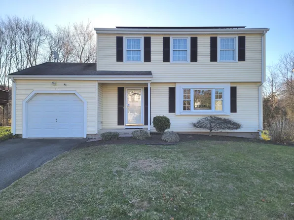 27 Seneca Drive, Meriden, CT 06450