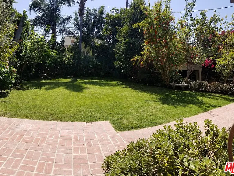 1745 Midvale Ave — Photo 37
