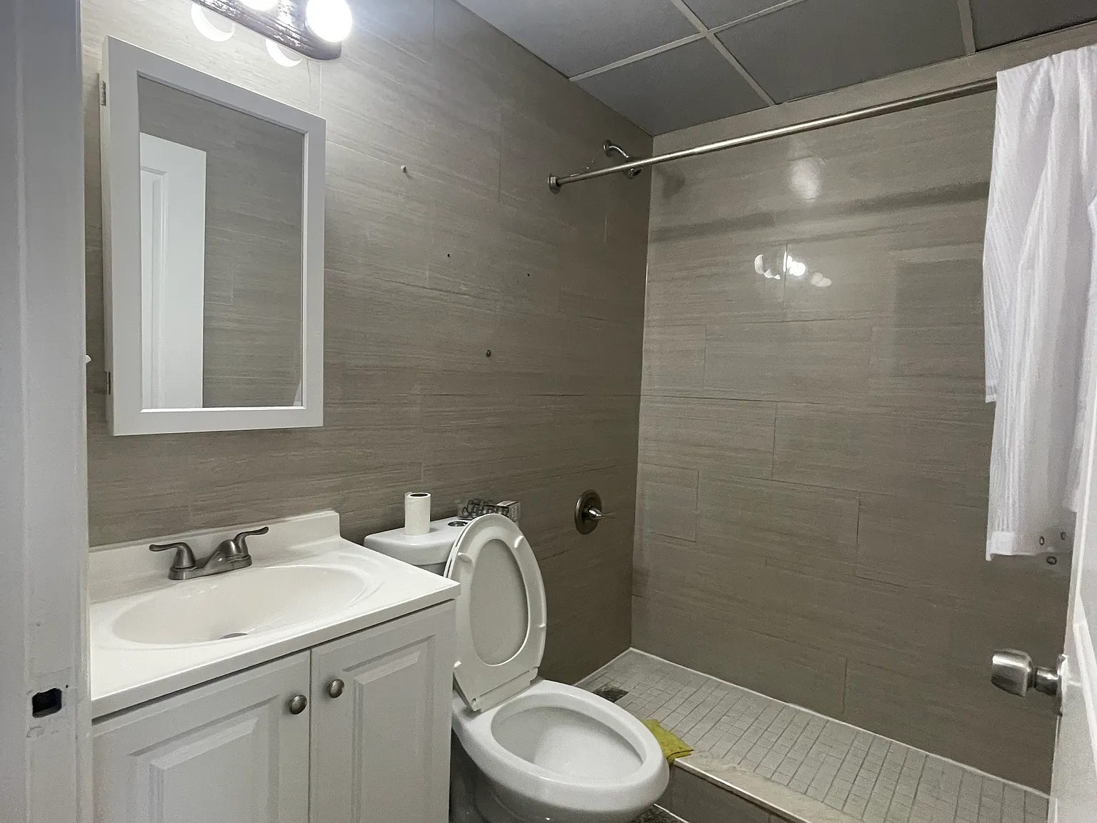 3 bed, 800 sqft, $1,500 — Photo 4