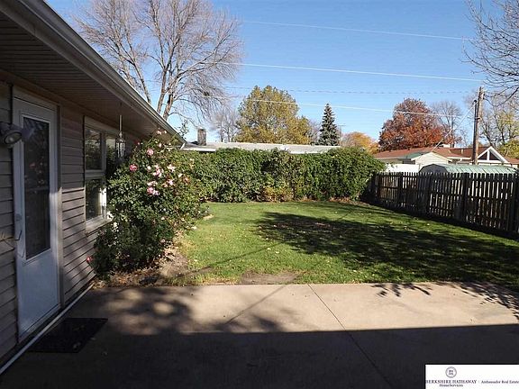 5th image of 1010 N Clarmar Ave