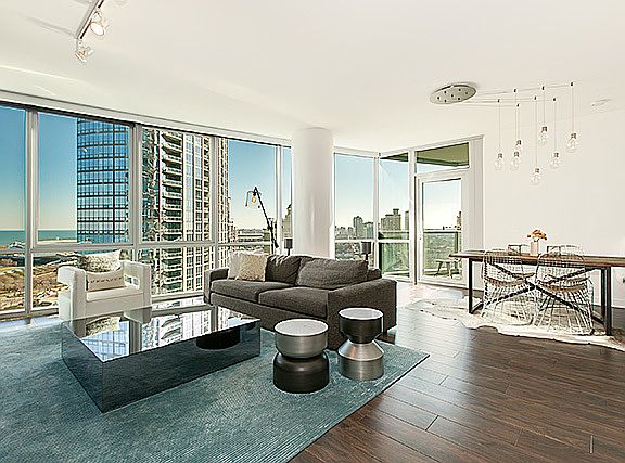 4th image of 1201 S Prairie Ave #1905