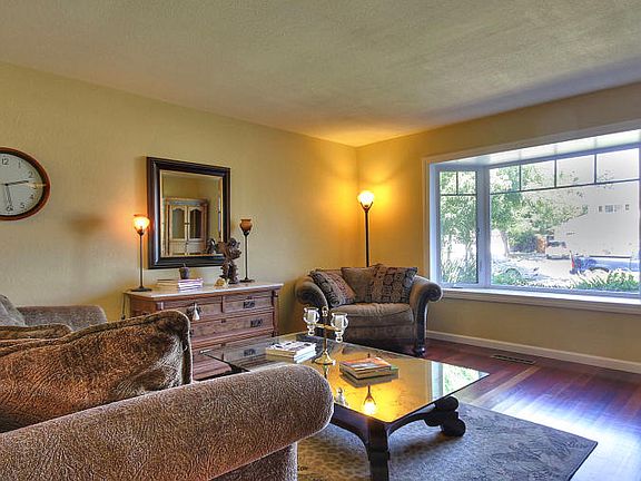 5th image of 785 La Crosse Dr