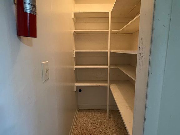 5th image of 807 Jungle Rd