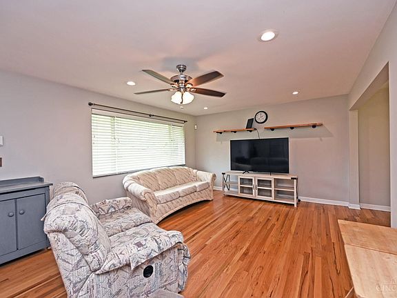 5th image of 8810 Eldora Dr