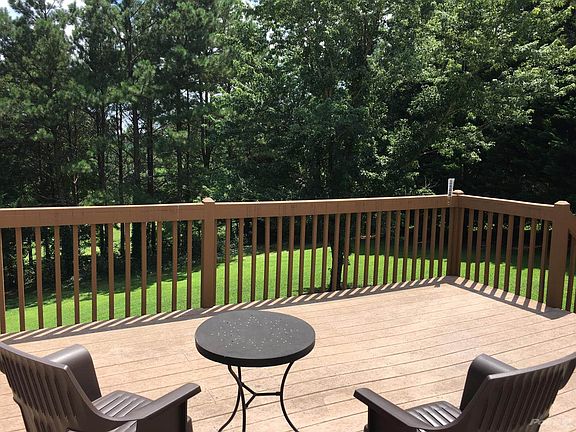Newer Large Deck w/ Trex Flooring