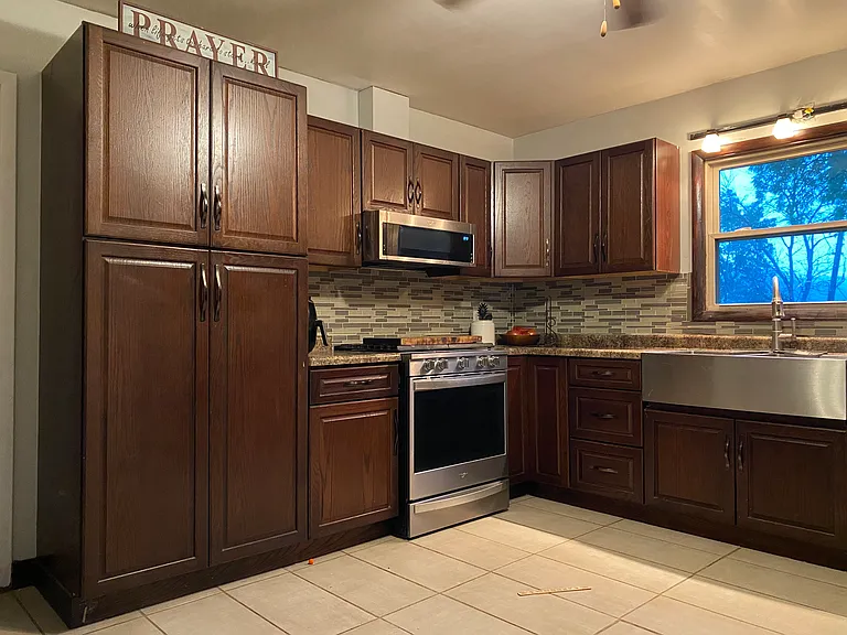 605 Brewer St — Photo 9