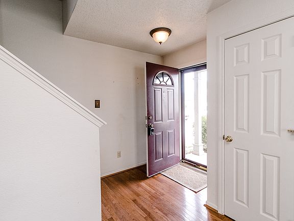 4th image of 305 Sunbeam Ln