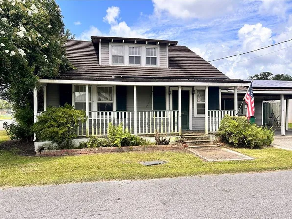 616 10th St, Lockport, LA 70374