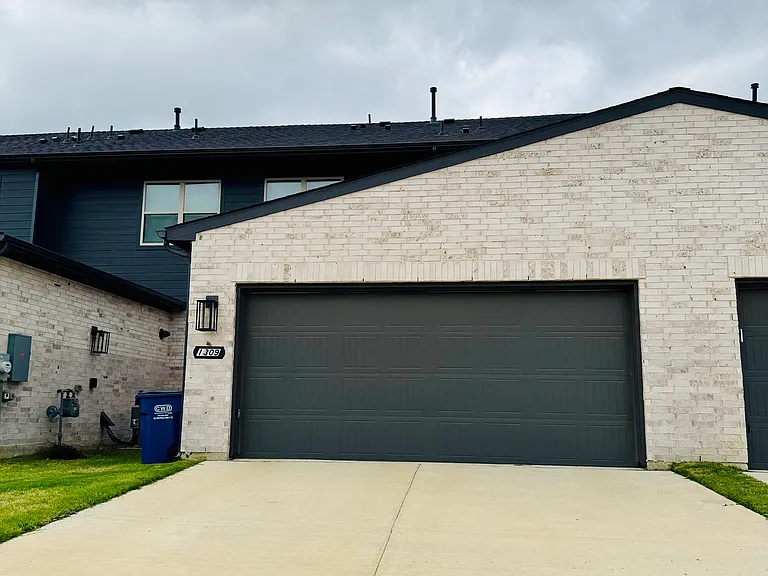 1309 Eureka Springs St — Photo 40