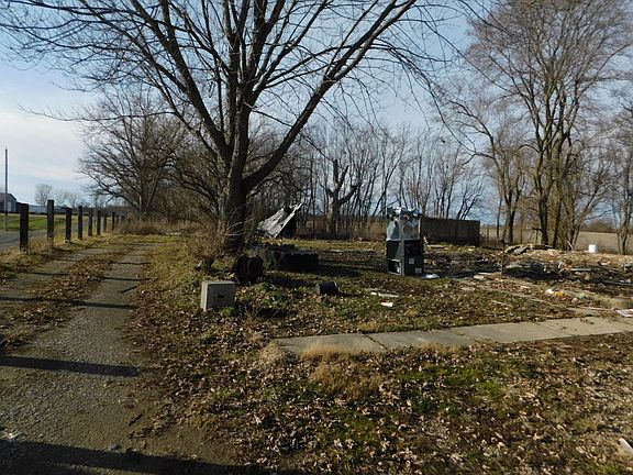 2nd image of 1073 Township Road 31 N