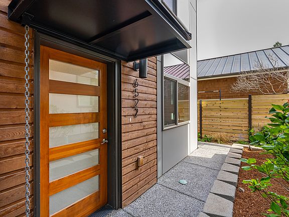 3rd image of 6522 34th Ave NE #A