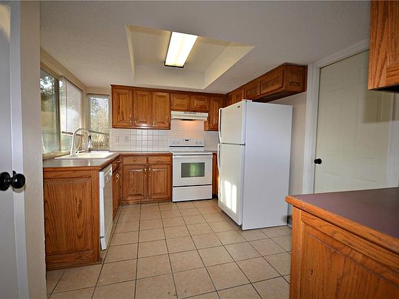 5th image of 4625 Oakwood Dr