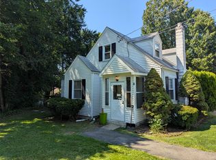 9 Kinderhook Dr, Poughkeepsie, NY 12603