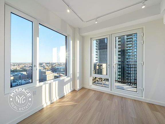 4th image of 931 Carroll St #307