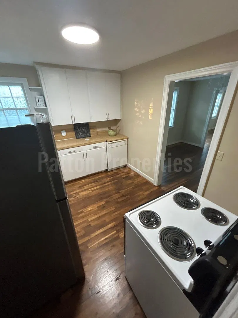 Home in the Avenues — Photo 4