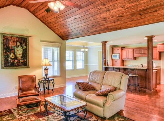 4th image of 3310 Willow Lake Cir