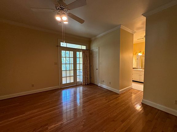 4th image of 817 Norwood St
