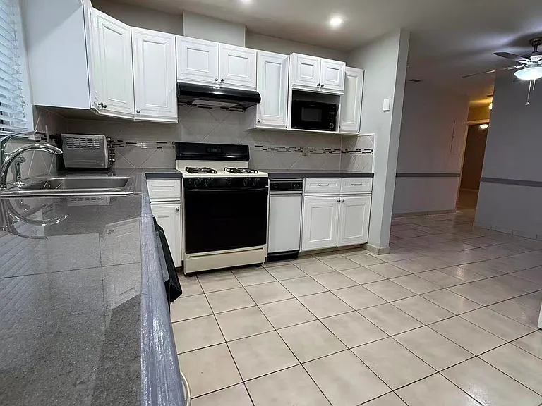 10020 SW 83rd St — Photo 12