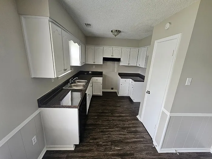 3 bed, 2.0 bath, 1280 sqft, $1,695 — Photo 4