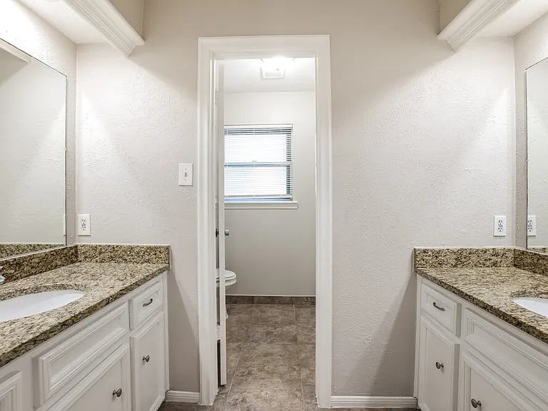 11715 Gardenglen Dr — Photo 16