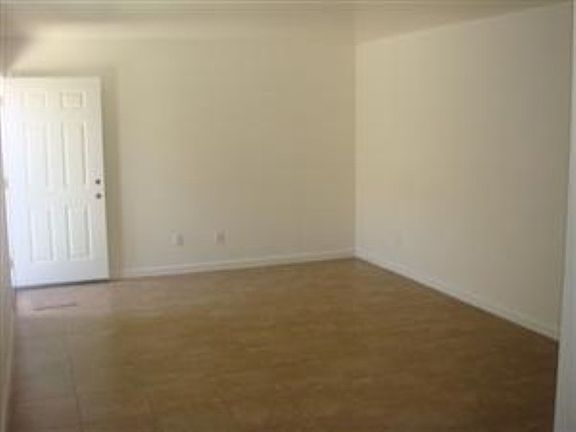 2nd image of 110 Oaklawn Ave APT C