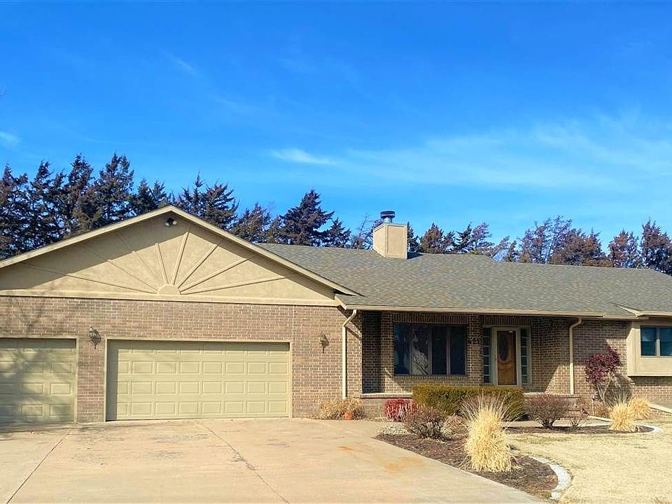 1st image of 421 Cedar Ridge Dr