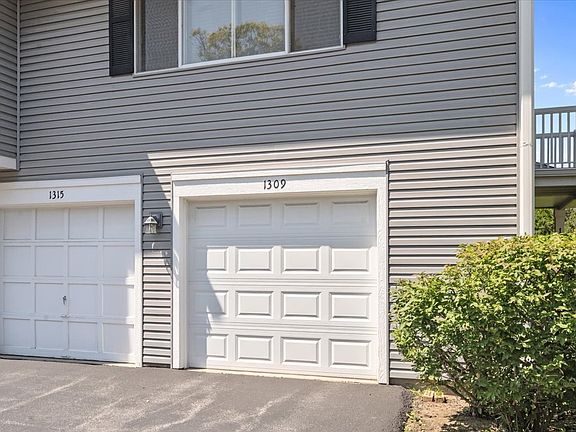 2nd image of 1309 Barclay Ln #1309