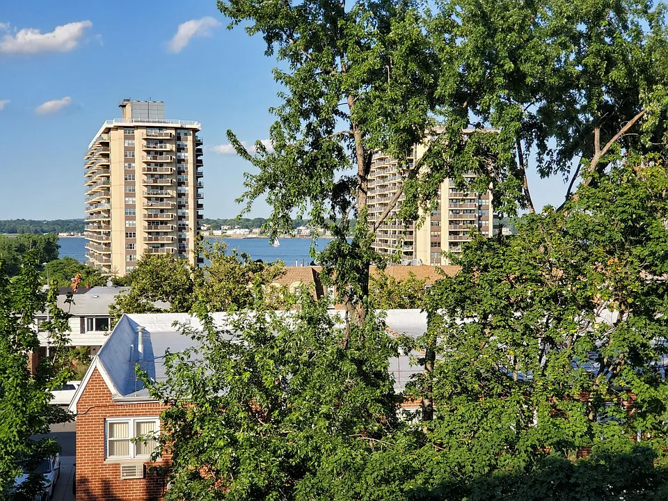 1666 Bell Blvd #3