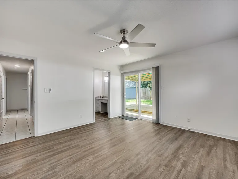 8803 Westover Club Dr #B — Photo 14
